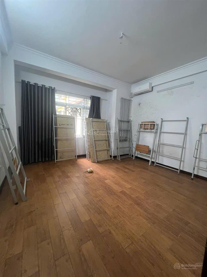 Cho thuê nhà ở nguyễn khả trạc, mai dịch, cầu giấy. dt 80m2x5t, mt 5m. nhà đẹp. giá 25 triệu/tháng.