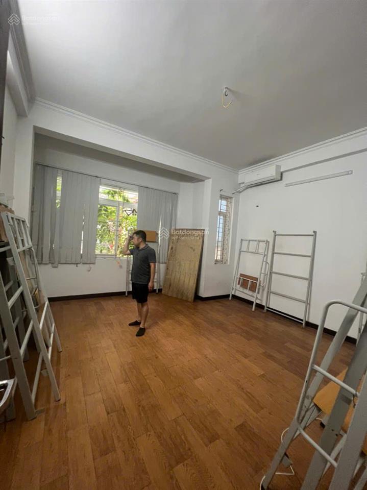 Cho thuê nhà ở nguyễn khả trạc, mai dịch, cầu giấy. dt 80m2x5t, mt 5m. nhà đẹp. giá 25 triệu/tháng.