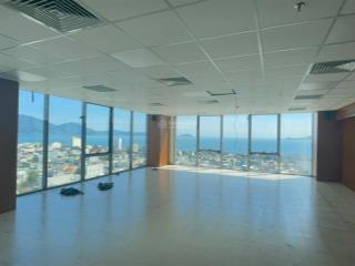 Văn phòng view biển, diện tích 500m2, giá chỉ 170.000đ/m2/th