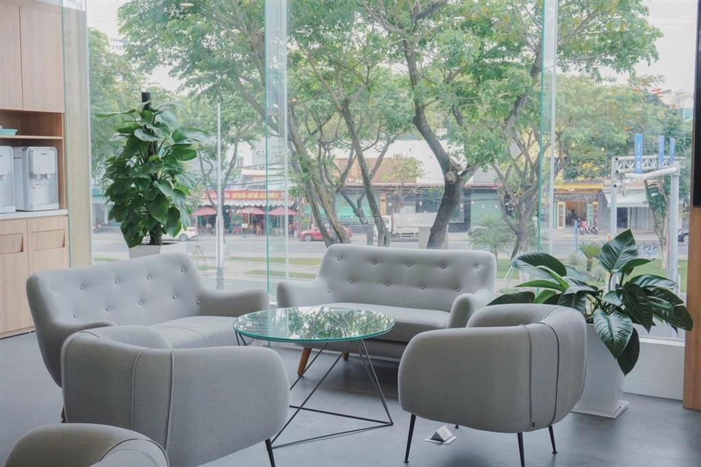 Văn phòng ngay cầu rồng, diện tích 450m2, giá 325.000đ/m2/tháng