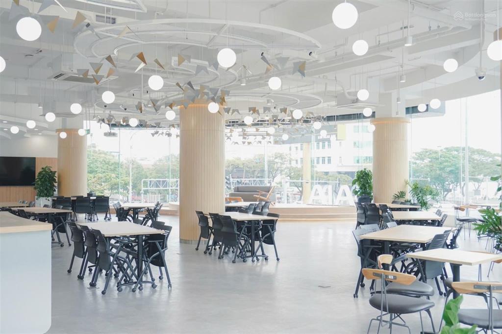 Văn phòng ngay cầu rồng, diện tích 450m2, giá 325.000đ/m2/tháng