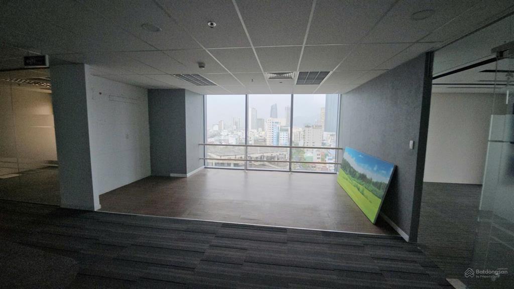 Văn phòng view sông hàn, diện tích 200m2, giá chỉ 282.000đ/m2/tháng