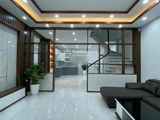 Cho thuê nhà mặt phố xã đàn 60m2x5tầng, mt4,5m, vị trí đẹp tiện kinh doanh, vp.  0983 103 ***