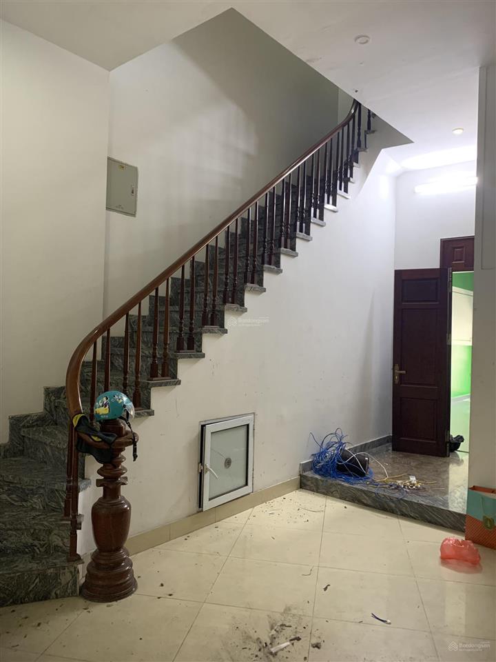 Cho thuê nhà 60m2x4tầng, 1tum, 6pn khép kín. mt 4m lô góc, gần ql 32, giang, hoài đức 0983 103 ***