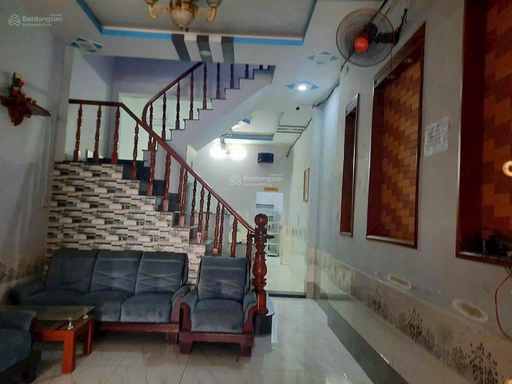 Cho thuê nhà nguyên căn mt thạnh xuân q12 cũ