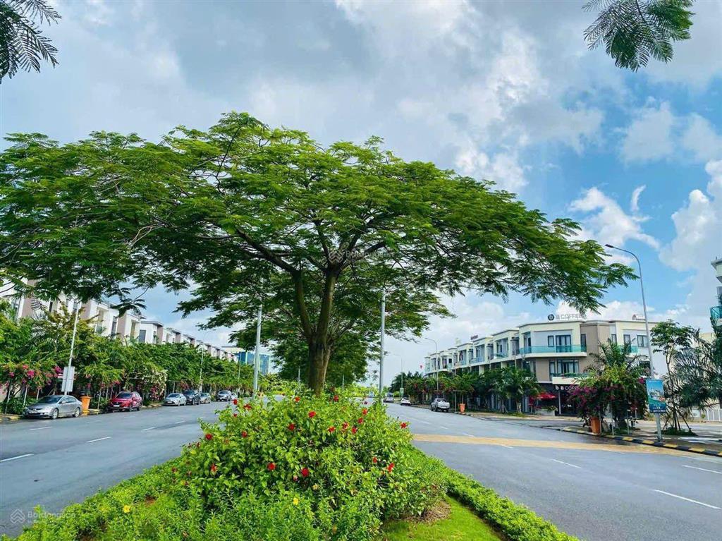 Shop 120m centa riverside, view đường 61m, sẵn sổ đỏ sang tên