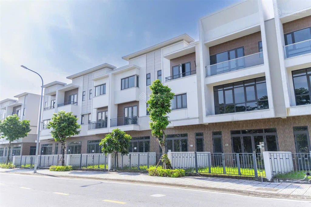 Shop 120m centa riverside, view đường 61m, sẵn sổ đỏ sang tên