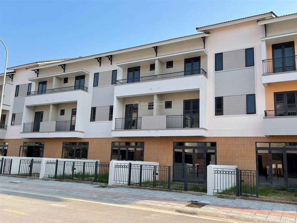 Shop 120m centa riverside, vsip bắc ninh, đường 15,2m cách hồ tây 14km