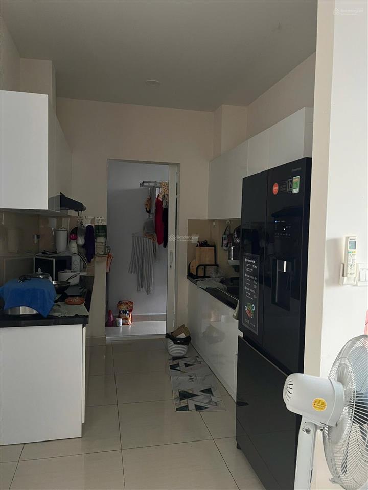 Cho thuê căn 3pn 2wc 96m2 đầy đủ nội thất mới đẹp nhà đang trống vào ở được liền có chỗ đậu ô tô