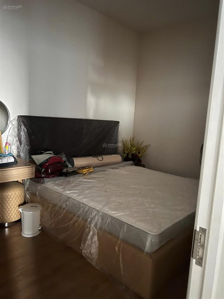 Cho thuê căn 3pn 2wc 96m2 đầy đủ nội thất mới đẹp nhà đang trống vào ở được liền có chỗ đậu ô tô