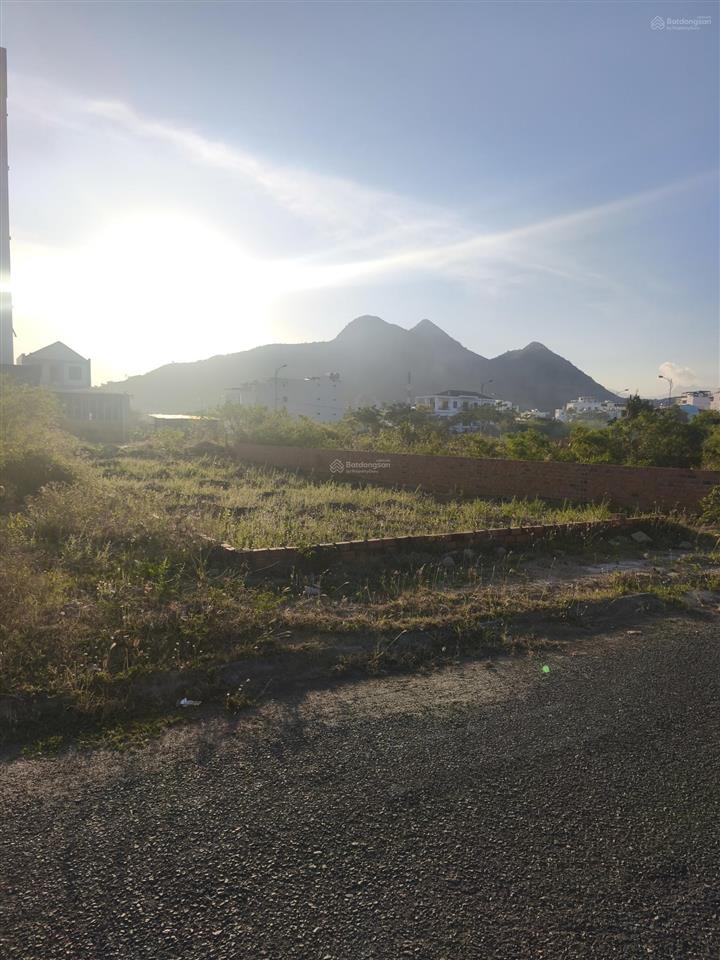 Cho thuê 8000m2 đất mặt đường ql1a nha trang khánh hòa giá rẻ.