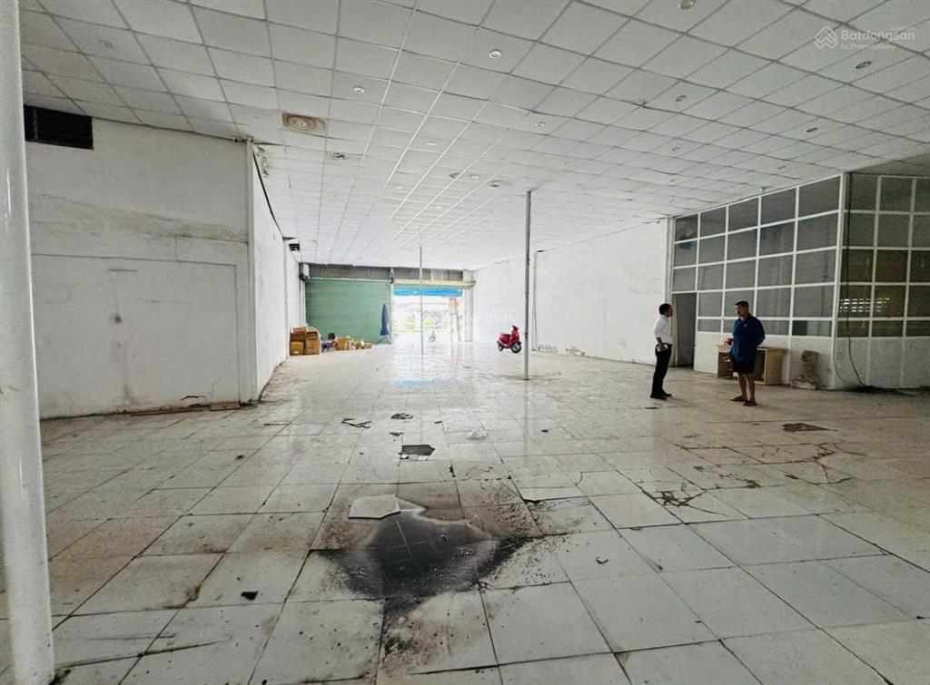 Cho thuê mặt bằng đường 2/4 nha trang 800m2 giá rẻ.