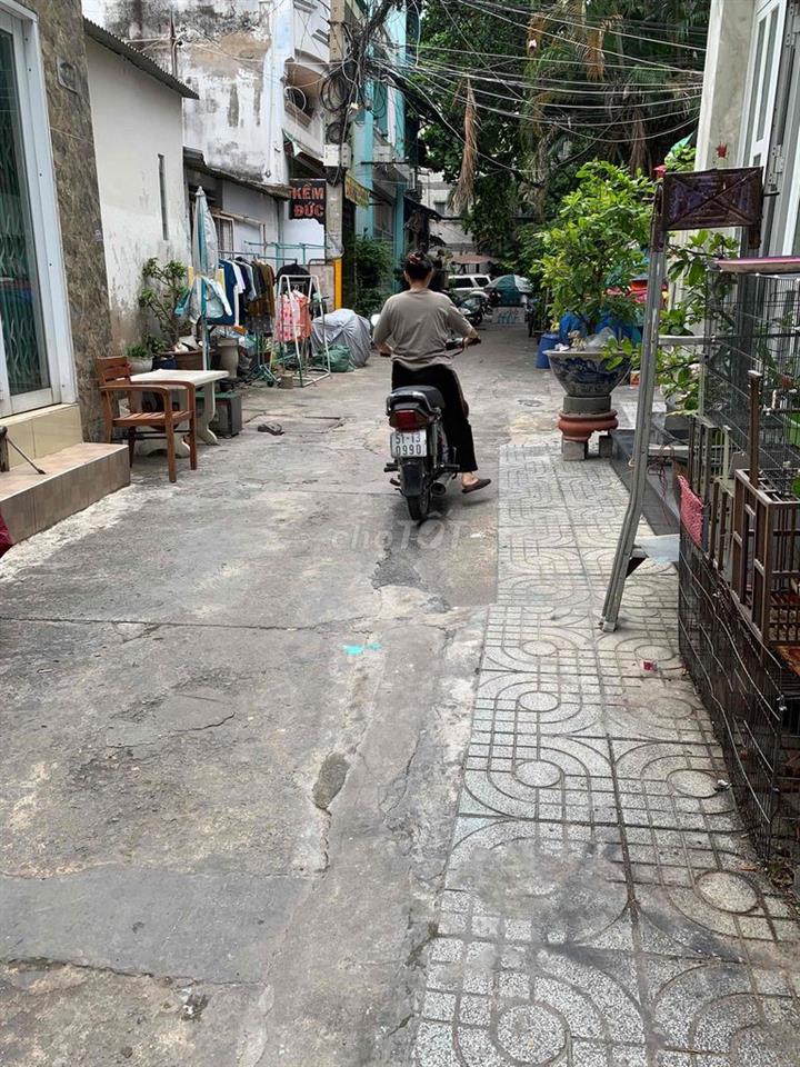 Phòng trọ tủ lạnh ml lối đi riêng Q10