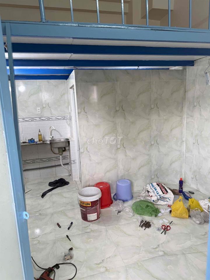 phòng trọ cho công nhân thuê, giờ giấc tự do, wc, bếp, gác,gần chợ bà