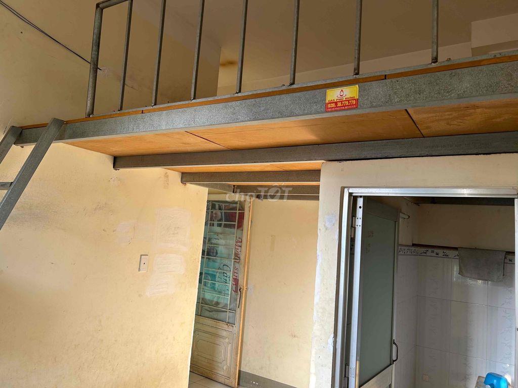 phòng trọ cho công nhân thuê, giờ giấc tự do, wc, bếp, gác,gần chợ bà
