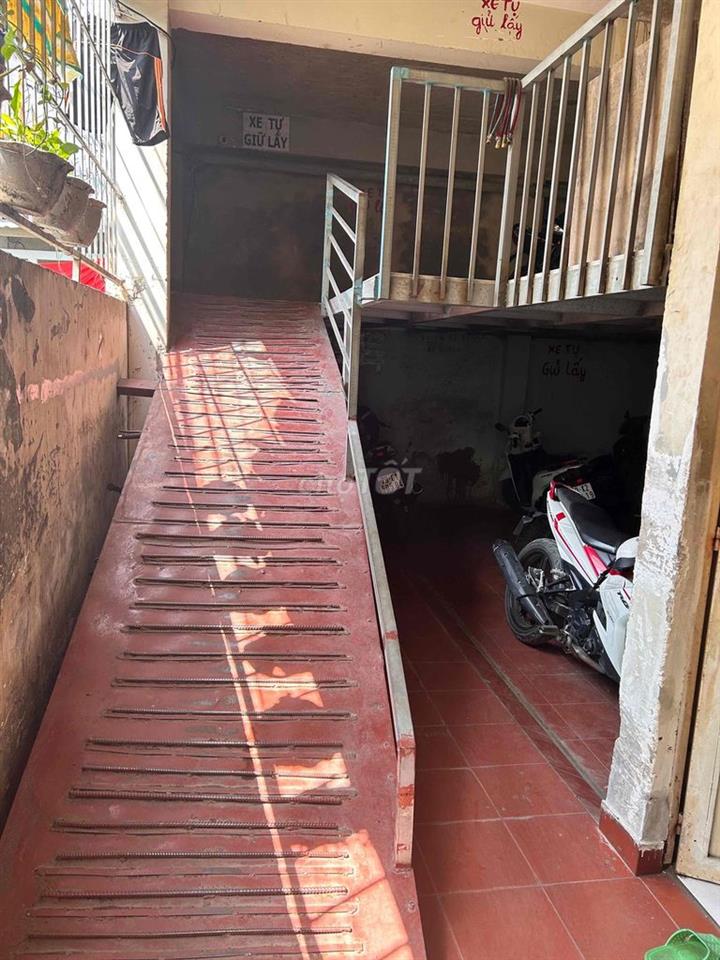 phòng trọ cho công nhân thuê, giờ giấc tự do, wc, bếp, gác,gần chợ bà