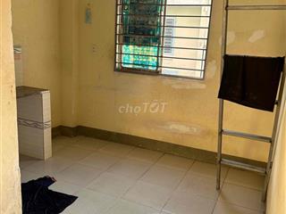 phòng trọ cho công nhân thuê, giờ giấc tự do, wc, bếp, gác,gần chợ bà