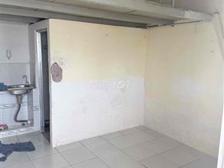 phòng trọ cho công nhân thuê, giờ giấc tự do, wc, bếp, gác,gần chợ bà