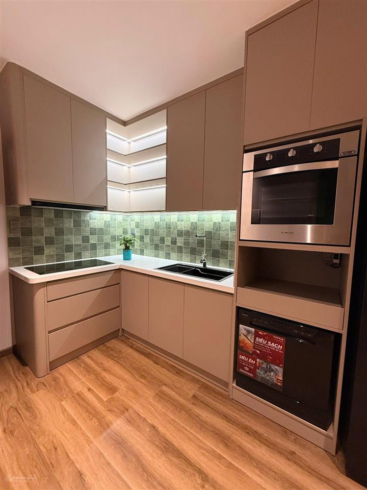 Căn hộ 56m2 full nt mới 100%, có hđ 1 năm thuê 17tr/tháng, sát vivo city, đh rmit, tôn đức thắng