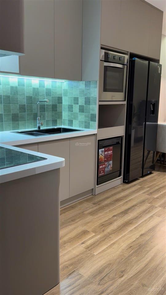 Căn hộ 56m2 full nt mới 100%, có hđ 1 năm thuê 17tr/tháng, sát vivo city, đh rmit, tôn đức thắng
