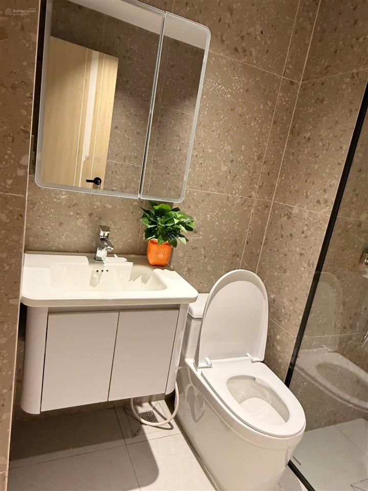 Căn hộ 56m2 full nt mới 100%, có hđ 1 năm thuê 17tr/tháng, sát vivo city, đh rmit, tôn đức thắng