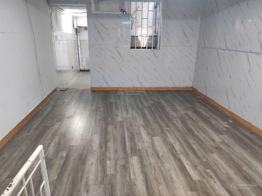Nhà mt 4m, 2 sổ riêng cùng chủ, dt 60m2, 2 tầng. ngay khu ẩm thực phố cổ đêm tạ hiện