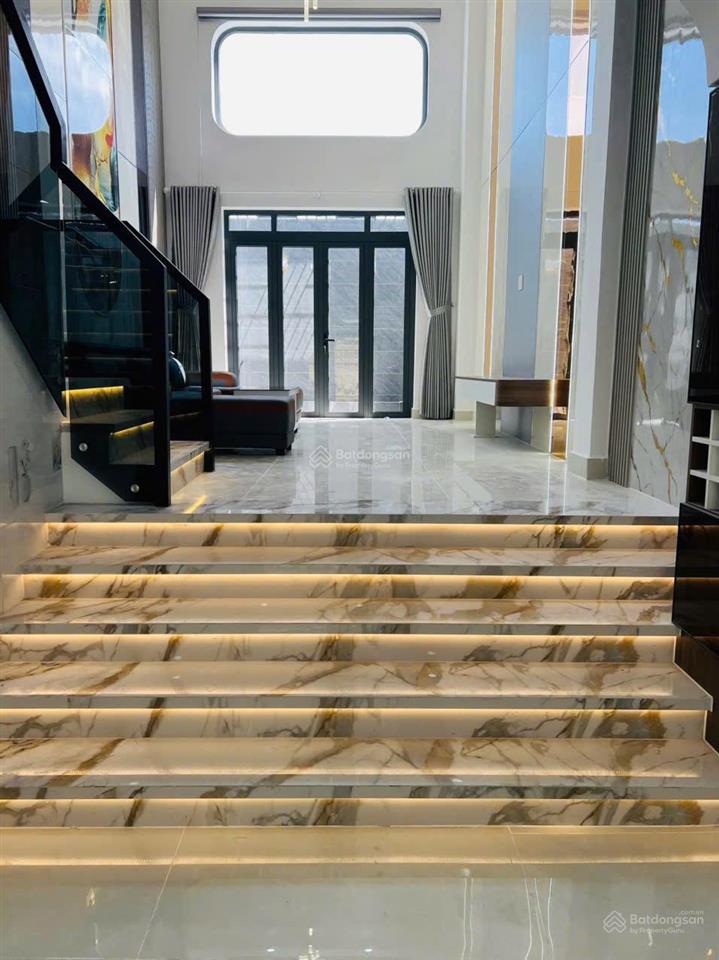 Siêu phẩm đẹp, nội thất sang trọng
liên khu 45, 60,1 m(4,01 m x 15 m) giá 7,7 tỷ