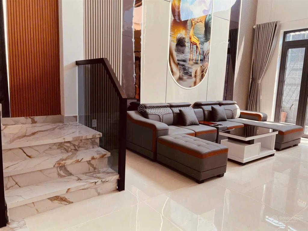 Siêu phẩm đẹp, nội thất sang trọng
liên khu 45, 60,1 m(4,01 m x 15 m) giá 7,7 tỷ