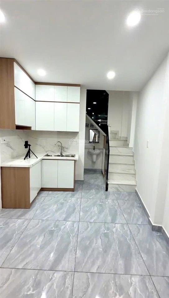 Hàng hiếm dưới 3 tỷ quận 11  vào ở liền đường lạc long quân, phường 5, quận 11, tp hcm