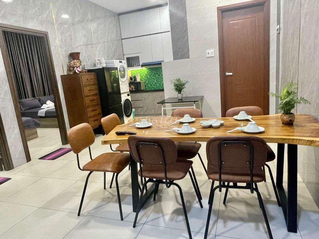 Căn góc ,view hồ bơi