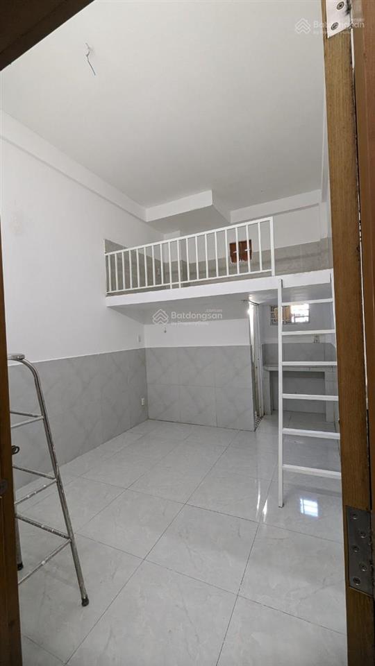 Căn phòng mini có gác mới xây tt bình thạnh có cửa sổ view đẹp + bếp + wc + bảo vệ 24/24