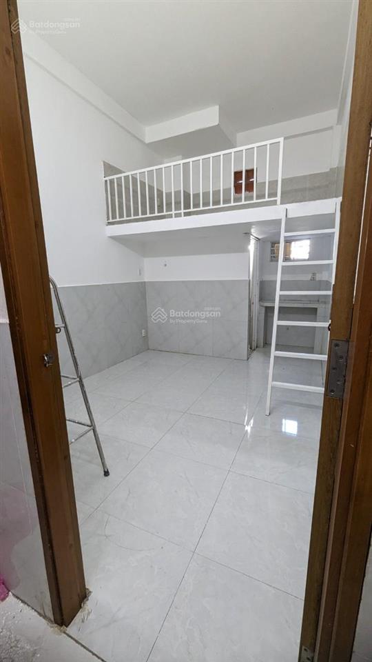 Căn phòng mini có gác mới xây tt bình thạnh có cửa sổ view đẹp + bếp + wc + bảo vệ 24/24