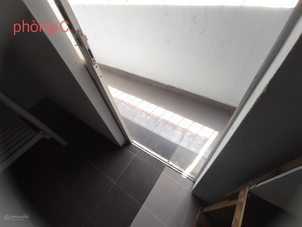 Hcm cho thuê phòng có ban công, cửa sổ, bếp, toilet riêng, giá 2,6tr/tháng