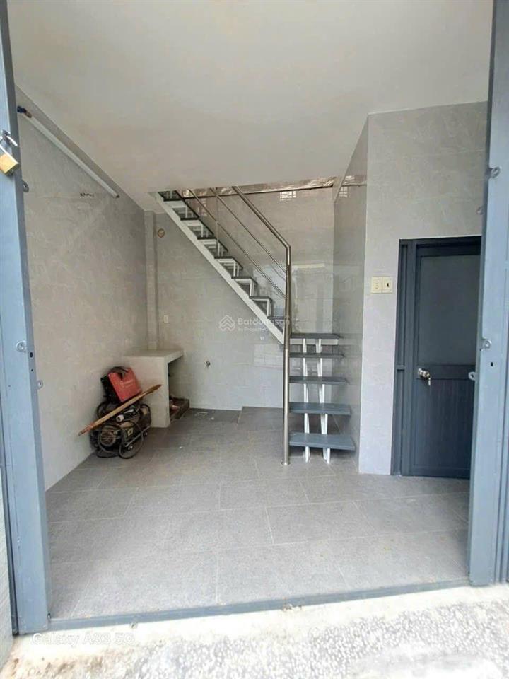 Nhà nhỏ kiot mặt tiền hẻm xe hơi lũy bán bích, 1 lầu mới xây giá 6tr, q. tân phú 0909 724 ***
