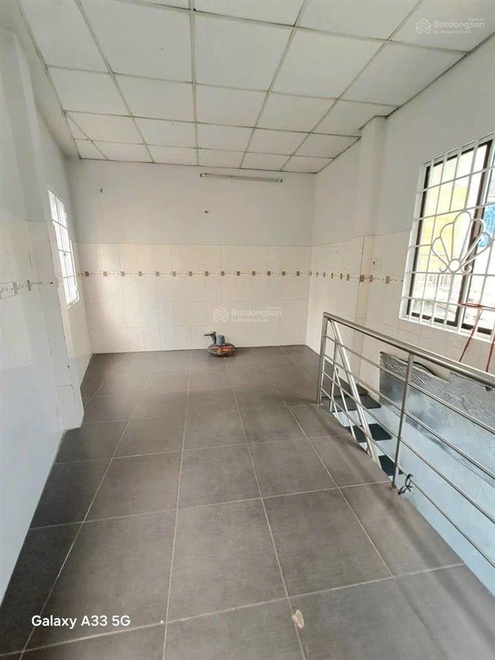 Nhà nhỏ kiot mặt tiền hẻm xe hơi lũy bán bích, 1 lầu mới xây giá 6tr, q. tân phú 0909 724 ***