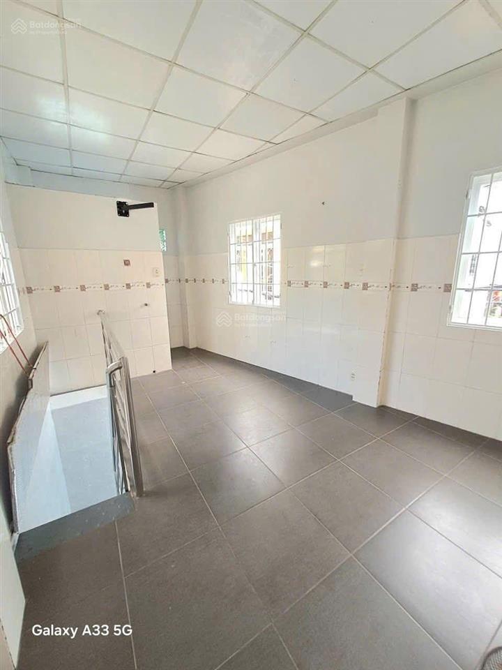 Nhà nhỏ kiot mặt tiền hẻm xe hơi lũy bán bích, 1 lầu mới xây giá 6tr, q. tân phú 0909 724 ***