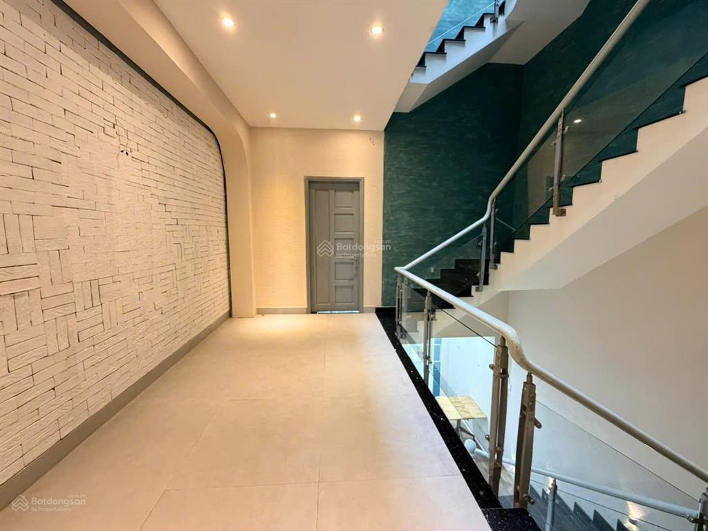 Cityland center hills mặt tiền trần thị nghỉ p7diện tích 5x20m4 lầu  7 phòng. 7wc =40 triệu