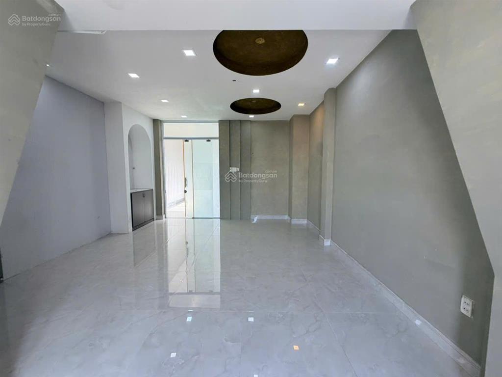 Cityland center hills mặt tiền trần thị nghỉ p7diện tích 5x20m4 lầu  7 phòng. 7wc =40 triệu