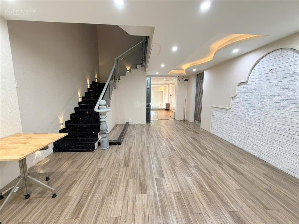 Cityland center hills mặt tiền trần thị nghỉ p7diện tích 5x20m4 lầu  7 phòng. 7wc =40 triệu