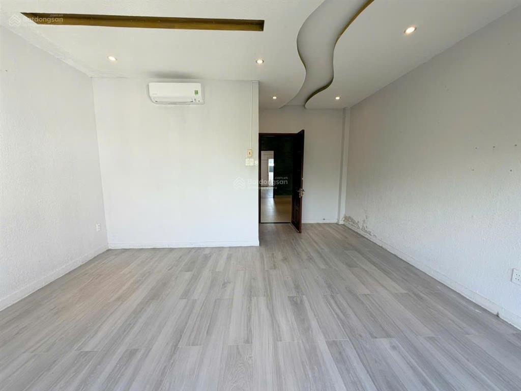 Cityland center hills mặt tiền trần thị nghỉ p7diện tích 5x20m4 lầu  7 phòng. 7wc =40 triệu