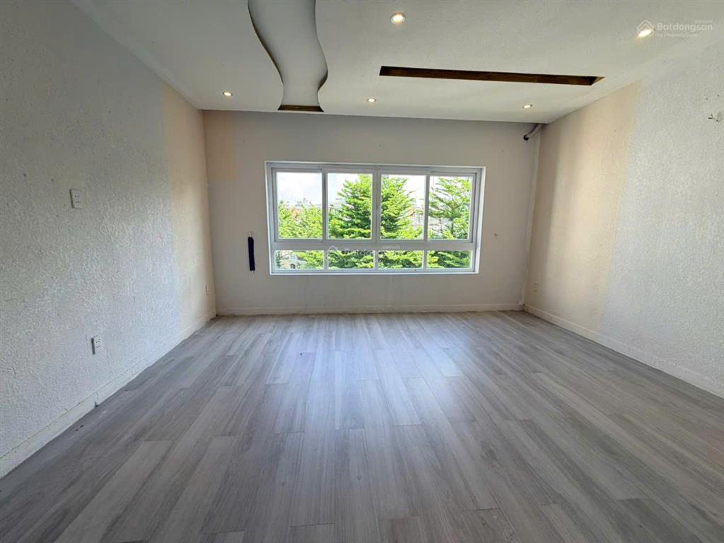 Cityland center hills mặt tiền trần thị nghỉ p7diện tích 5x20m4 lầu  7 phòng. 7wc =40 triệu