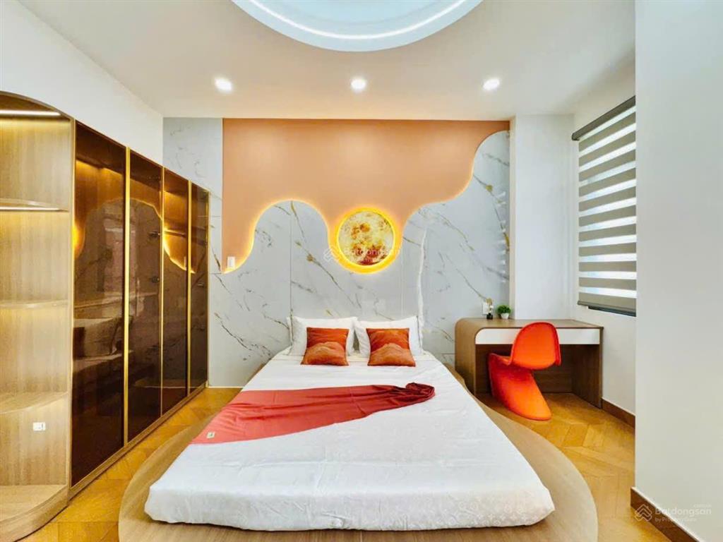 Nhà full nội thất, hẻm thông 8m, phan huy ích p12 4x18m, trệt, 3 lầu, 4 phòng ngủ, 5wc = 22 triệu
