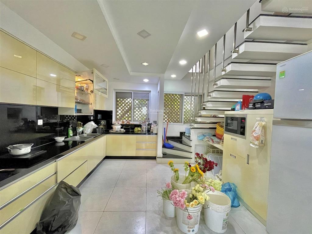 Bán nhà 5 tầng khu phân lô huỳnh đình hai bình thạnh, ô tô ngủ nhà, chính chủ bán định cư 11.9 tỷ