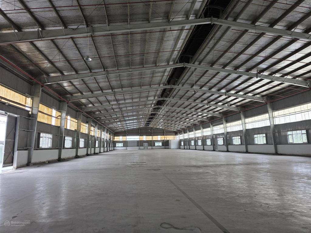 Cho thuê kho xưởng bến lức. diện tích 5.500m2. giá 40nghìn/m2