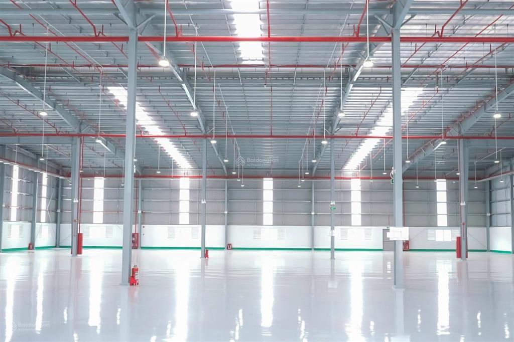 Cho thuê kho xưởng khu cn hiệp phước. đang trống 2500m2. giá 120 nghìn/m2/th