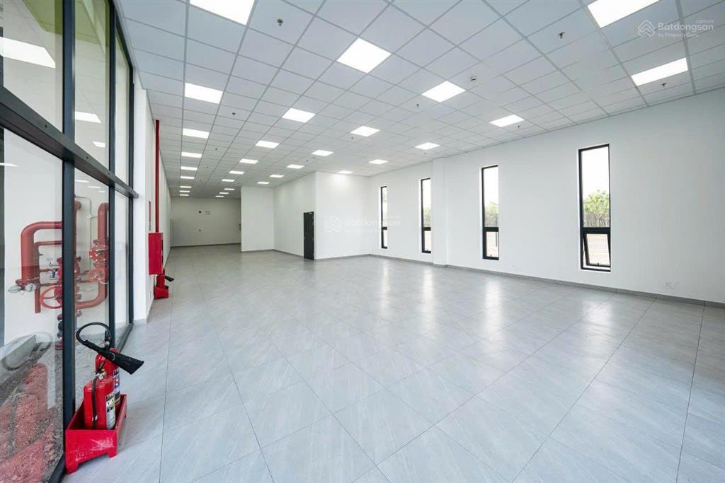 Cho thuê kho khu cn bến lức, tây ninh (long an) diện tích 1.300m  giá 80 nghìn/m2/th