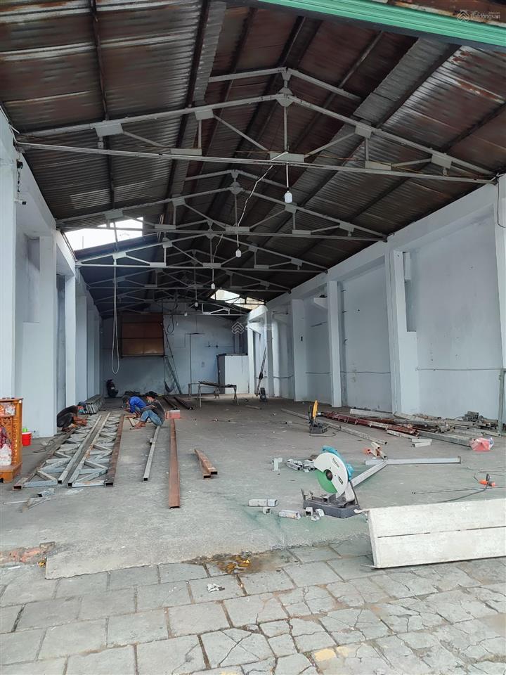 Cho thuê nhà kho xưởng chành 240m2 đường xe container khu bình phú