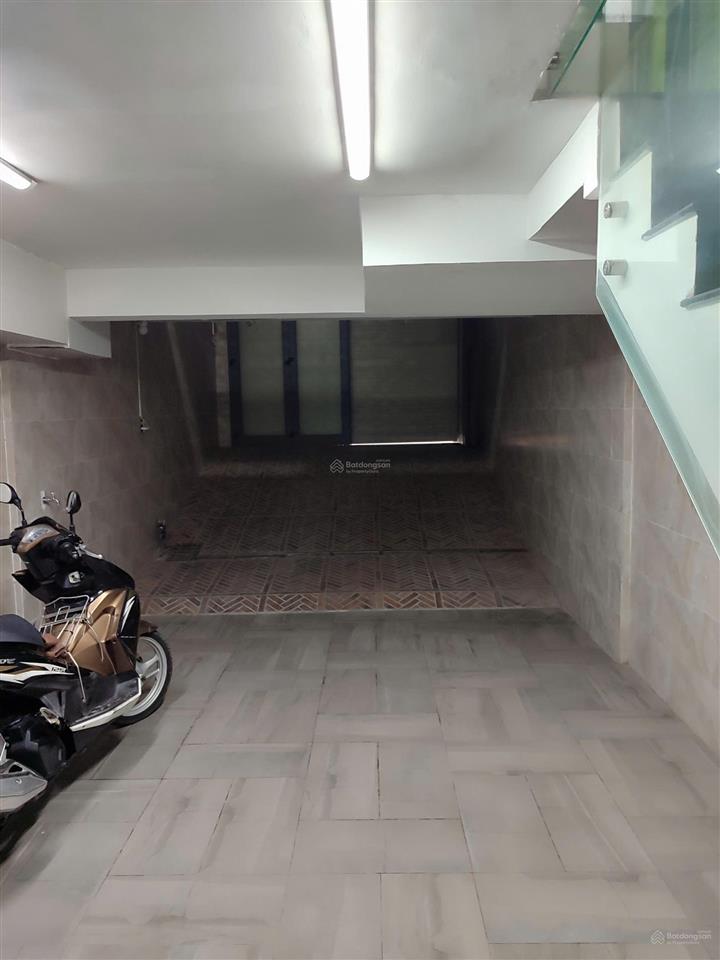 Cho thuê nhà kho xưởng chành 240m2 đường xe container khu bình phú