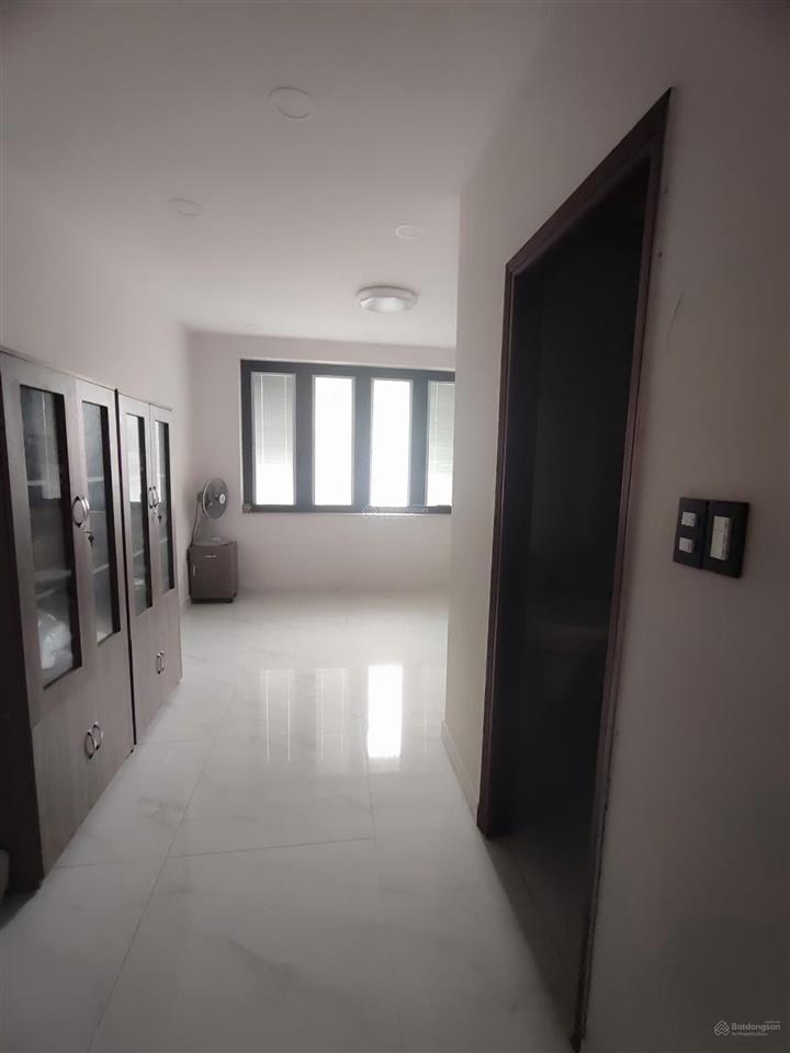 Cho thuê nhà kho xưởng chành 240m2 đường xe container khu bình phú