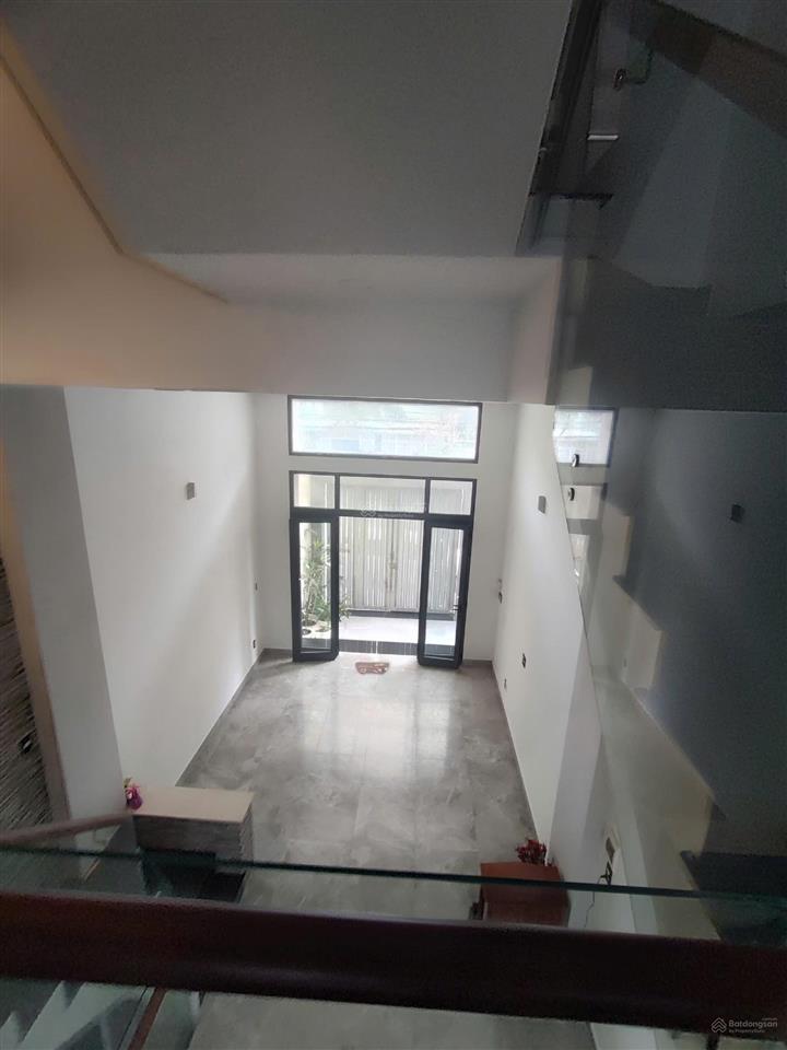 Cho thuê nhà kho xưởng chành 240m2 đường xe container khu bình phú